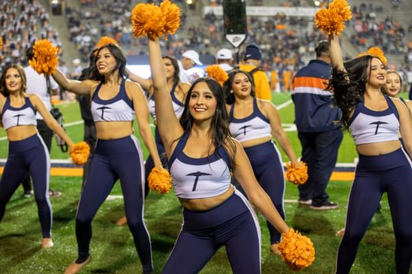 110423_Home_Coming_UTEP_Game_LM-19---Medium.jpg